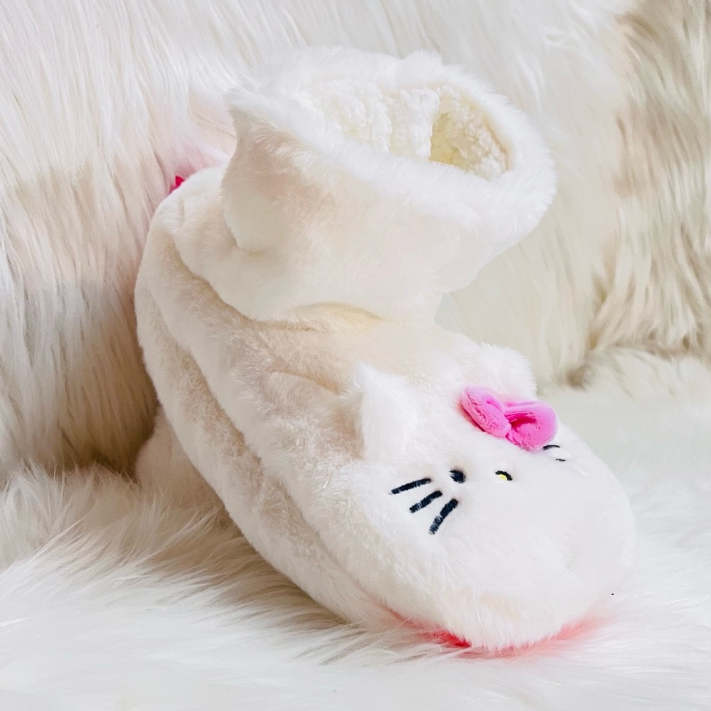 Hello Kitty Boot Slippers - Picture 2 of 5